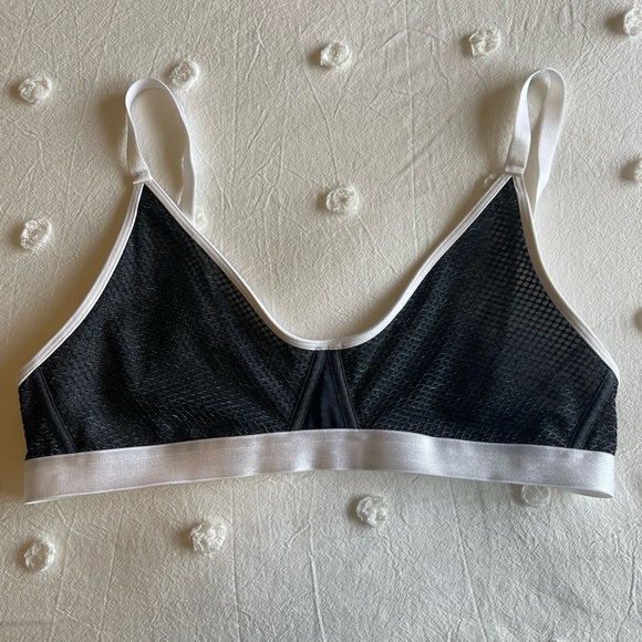 Lululemon Lab Collection Divert Bra - Picture 2 of 6